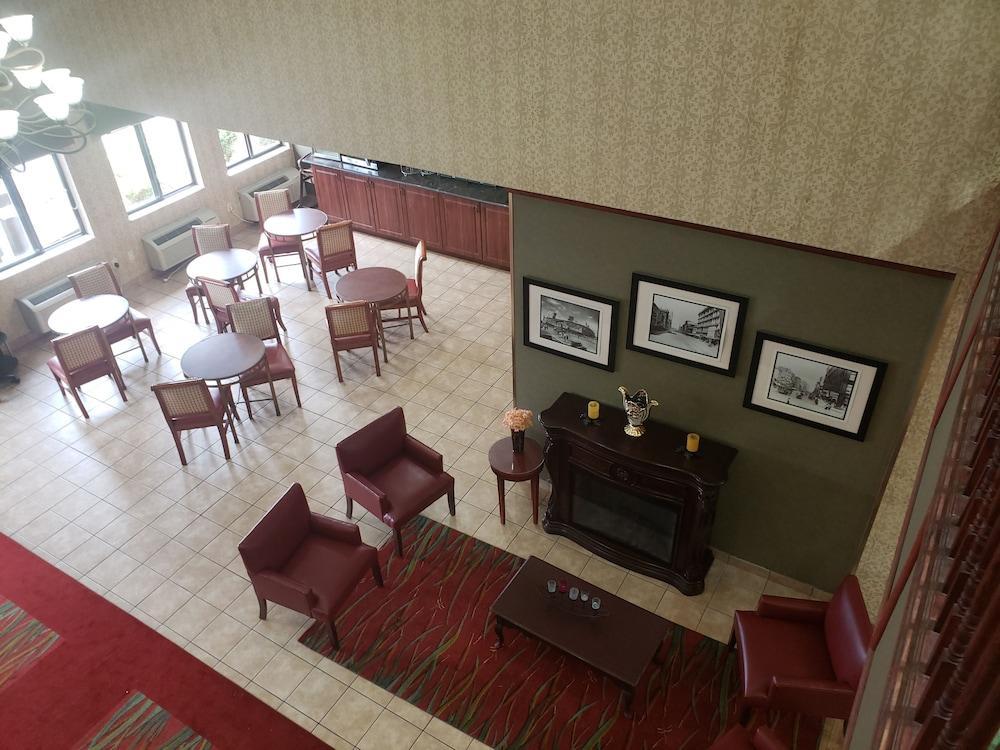 Comfort Suites Detroit/Warren Εξωτερικό φωτογραφία